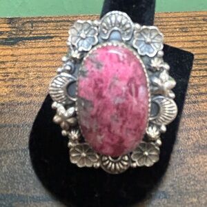 Gorgeous Thulite and Sterling silver statement ring. Sz 8 1/2.